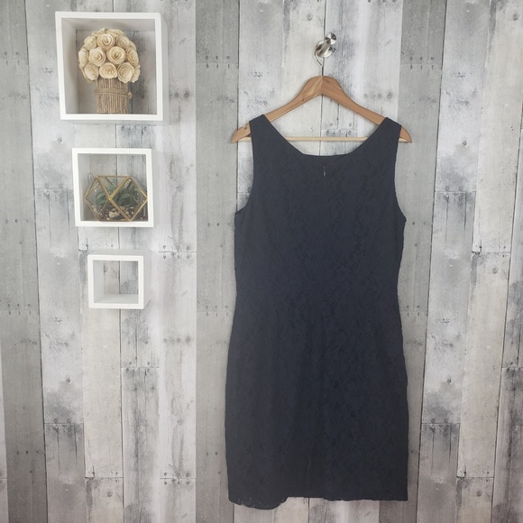 Banana Republic | Floral Lace Pattern Dress - Picture 3 of 4